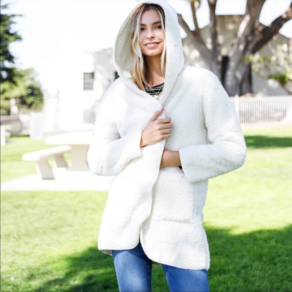 Aria & Clara Jackets & Blazers - Oversized Fluffy, hooded Teddy Coat